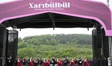 Dünyanı bizə, bizi dünyaya tanıdan “Xarıbülbül”