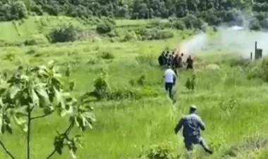 Ermənilər Qazaxın kəndlərini tərk edərkən evləri yandırır