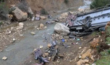 Pakistanda avtobus qəzasında 28 nəfər ölüb