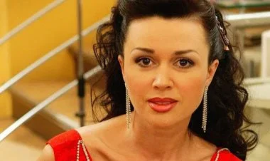 Rusiyalı teleaparıcı Anastasiya Zavorotnyuk vəfat etdi FOTO