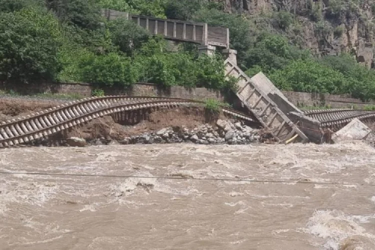 Ermənistandakı daşqınların vurduğu ziyan çox böyükdür