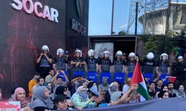 İstanbulda hökumətyönlü gənclər SOCAR-ın ofisinə hücum edib