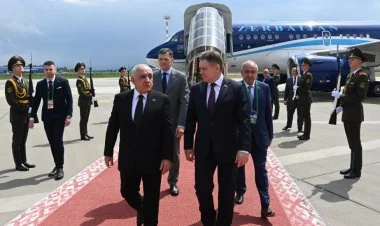 Baş nazir Əli Əsədov Minskə işgüzar səfərə gəlib