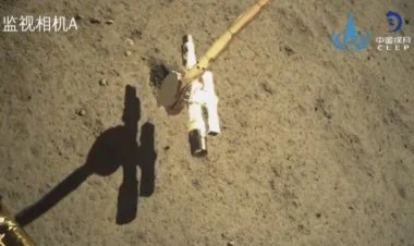 Çinin zondu Ayın əks tərəfindən torpaq nümunəsi götürüb