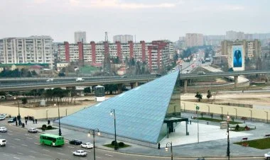 Metroda sərnişin ölüb
