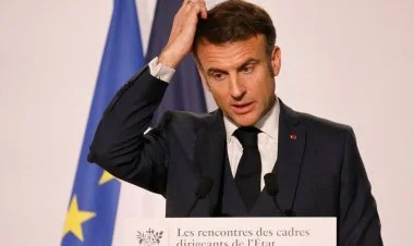 Makron istefa vermə ehtimalını nəzərdən keçirir