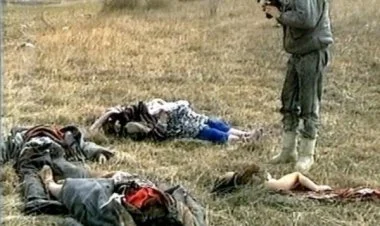 "Üzünü qaldır..." Çingiz Mustafayevin Xocalıda çəkdikləri