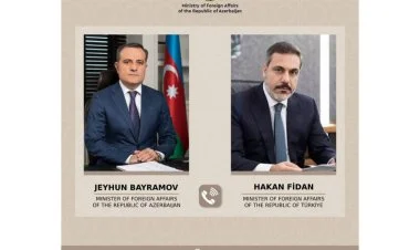 Ceyhun Bayramov və Hakan Fidan telefonla danışıb