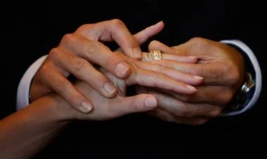 Azərbaycanda qanunsuz yaşayan əcnəbilərlə nikah yasaq olundu