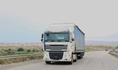 İlk dəfə birbaşa Çindən avtomobillərlə yük gətirilib