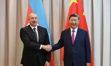 İlham Əliyev Si Cinpin ilə görüşüb FOTO YENİLƏNİR