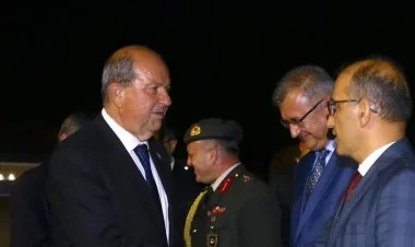 Ersin Tatar Azərbaycana gəldi