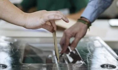 Fransada seçkilərdə Yeni Xalq Cəbhəsi qalib gəlir