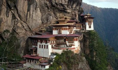 Dünyanın ən xoşbəxt ölkəsi Butan dəyişikliklər ərəfəsində