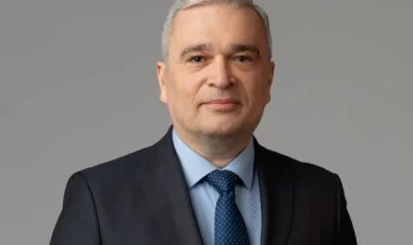 İlqar Məmmədov imza vərəqələrini götürdü