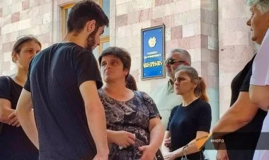 Ermənilər meyitlərini Ermənistana gətirməyi tələb edirlər