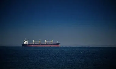 İrandan Yəmənə raket daşıyan gəmi yoxa çıxıb