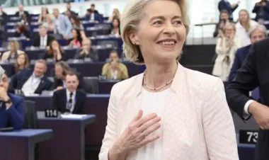 Ursula von der Leyen vəzifəsində qaldı