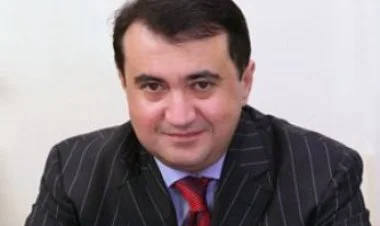 Kolluqda qızaran moruq...
