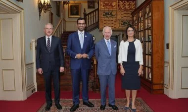 Kral III Çarlz Muxtar Babayevi qəbul edib