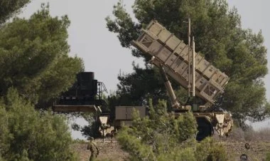 İsrail ölkənin şimalı üzərində hava məkanını bağladı