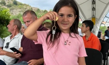 Laçına köçən 18 ailəyə evlərinin açarı verilib