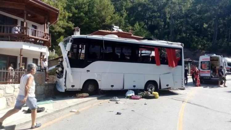 Türkiyədə avtobus qəzası: ölən və yaralananlar var