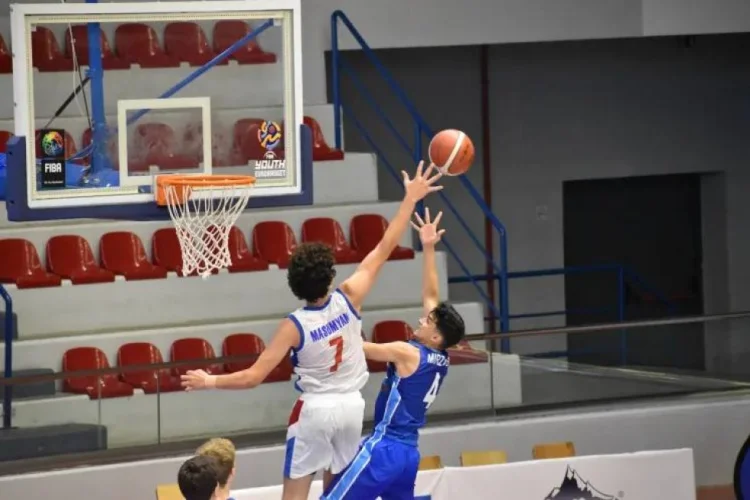 Azərbaycan U 16 oğlan basketbolcuları ermənilərə uduzdu