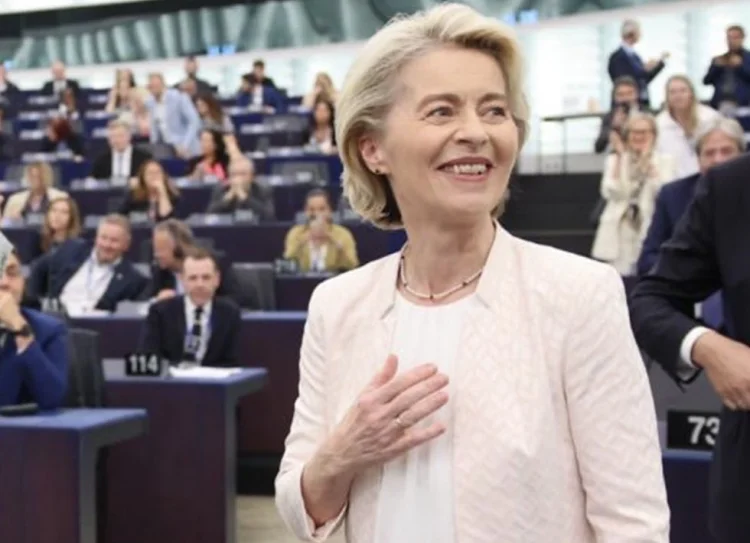 Ursula von der Leyen vəzifəsində qaldı