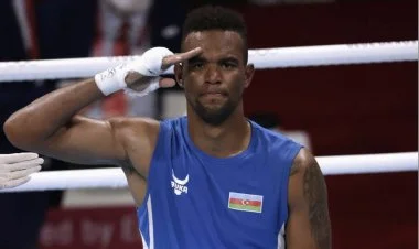 Boksçumuz Alfonso Dominqes ən azı bürünc medalı təmin etdi