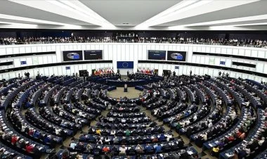Avroparlamentin üzvləri Macarıstanı cəzalandırmaq istəyir