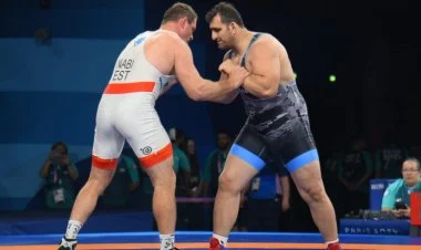 Paris-2024: Azərbaycan güləşçisi qələbə qazandı