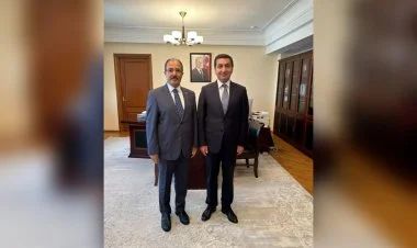 Hikmət Hacıyev Türkiyə səfiri Cahid Bağçı ilə görüşüb
