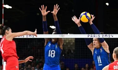Türk voleybolçuları bürünc medal uğrunda mübarizə aparacaq