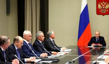 Putin: Ukrayna ilə danışıqlardan söhbət gedə bilməz