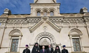 Putin və Əliyev Bakıda pravoslav kilsəsini ziyarət ediblər