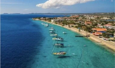 Boneyra adası Hollandiya müstəmləkəçiliyindən əziyyət çəkir