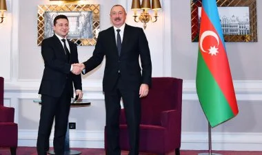İlham Əliyev Zelenskini təbrik etdi