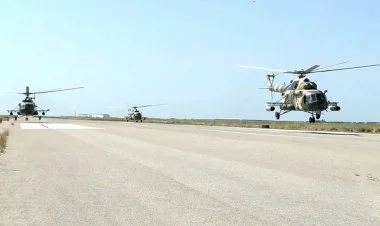 Helikopterlər şərti düşmənin hədəflərini məhv etdilər VİDEO