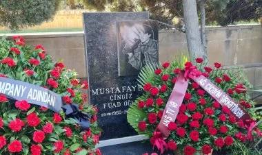 Çingiz Mustafayev məzarı önündə anıldı FOTOREPORTAJ