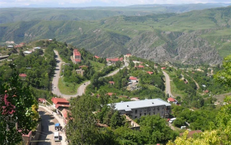 Bu il Laçının Güləbird kəndinə köç olacaq