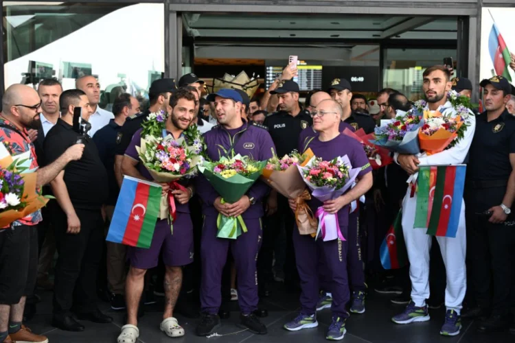 Olimpiadada qızıl medal qazanan cüdoçularımız Bakıya qayıtdı