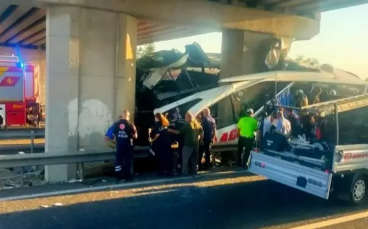 Türkiyədə sərnişin avtobusu qəzaya uğrayıb YENİLƏNİB/FOTO