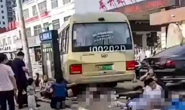 Çində baş verən yol qəzasında 5 uşaq ölüb