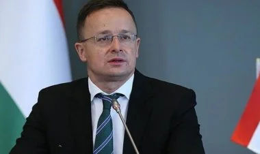 Siyarto sülh müqaviləsini Budapeştdə imzalamağı təklif edir