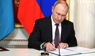 Putin sərəncamı ilə ordusunun sayını artırdı FOTO