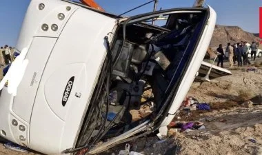 İranda dəhşətli avtobus qəzası: çoxlu ölən var FOTO