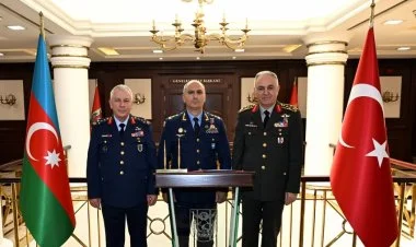 Azərbaycan HHQ-nin komandanı Türkiyədədir