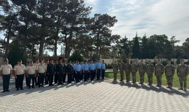 Hərbi qulluqçular İkinci Şəhidlər xiyabanını ziyarət ediblər