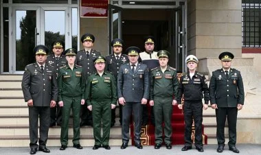 Rusiyalı hərbçilər Bakıdadır VİDEO